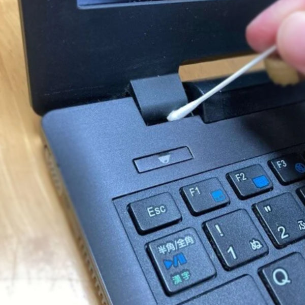 自宅で出来るノートPCお手入れ術｜ホコリ・手垢だらけのキーボードを