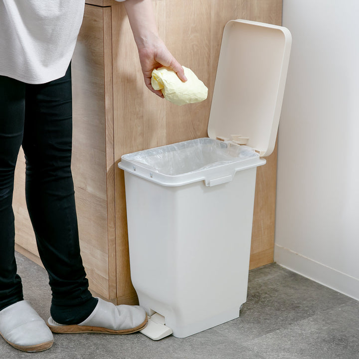 ゴミ箱19.7Lふた付きセパ抗菌分別スリムペダルペール