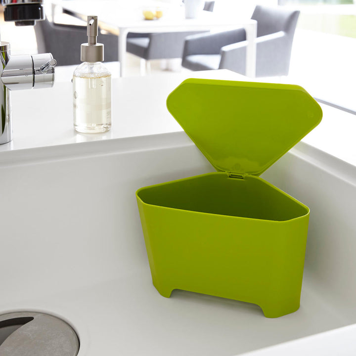 山崎実業アクア浮かせるフタ付き三角コーナー