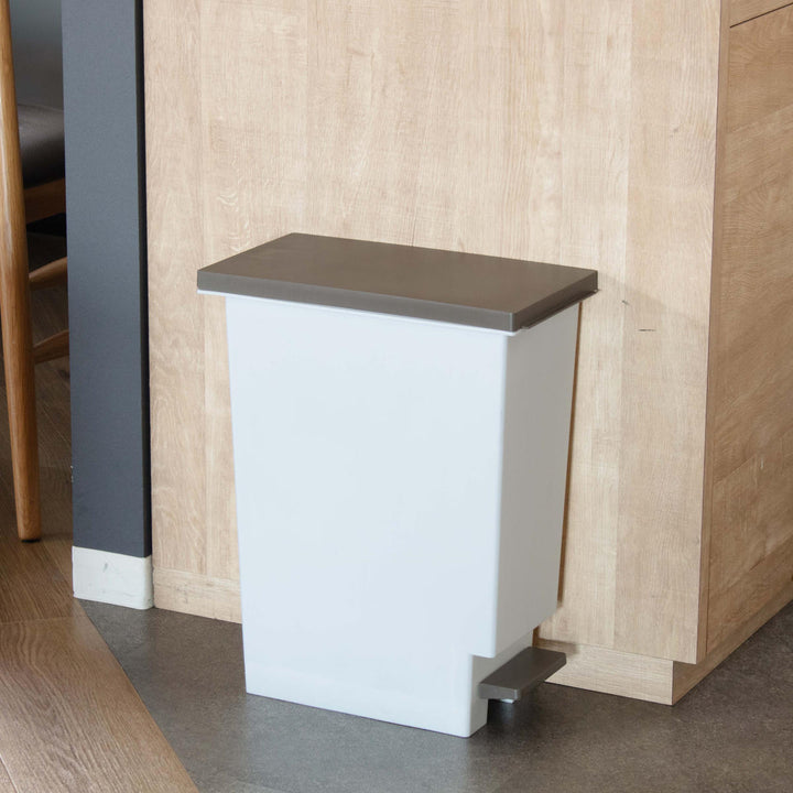 ゴミ箱20Lスリムペダルふた付き