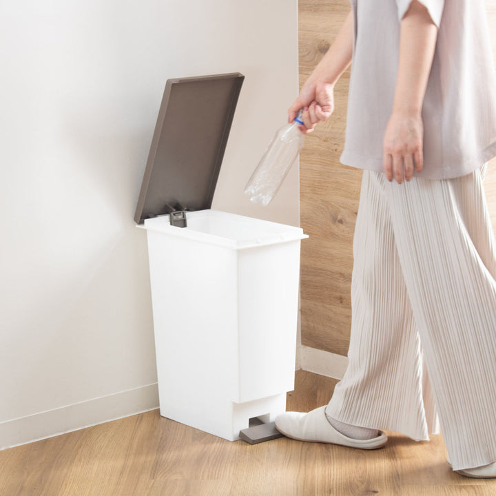 ゴミ箱20Lスリムペダルふた付き