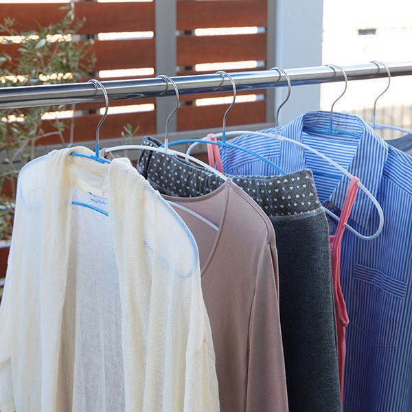 ハンガー洗濯ハンガー衣類ハンガー外干しできるノンスリップハンガー3本組肩幅39.5cm