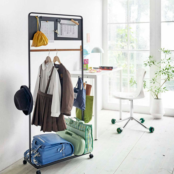 【美品】tower キッズパネル付きハンガーラック タワー　山崎実業 山崎実業(yamazaki) tower 【キッズパネル付きハンガーラック