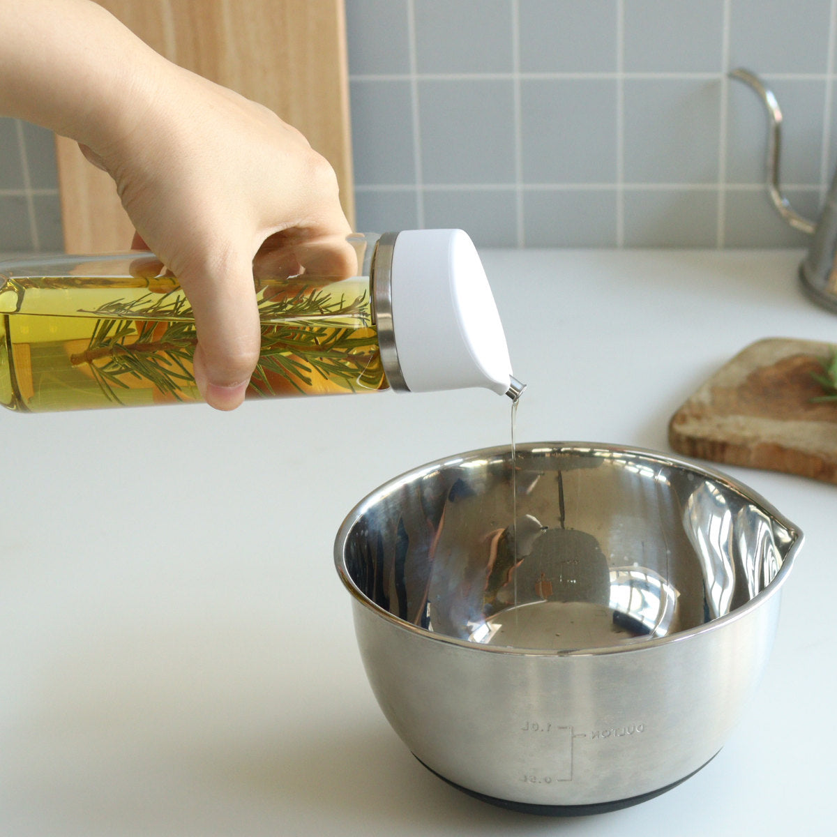 OXO オイルボトル 355ml オイル&ビネガー ディスペンサー 調味料入れ