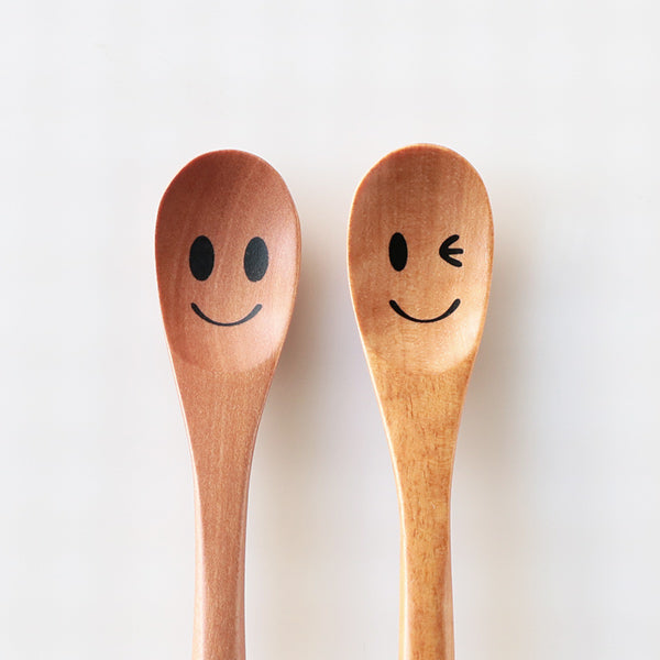 スプーン12cmデミタススプーンニコニコ＆ウィンク木製サオ籐芸