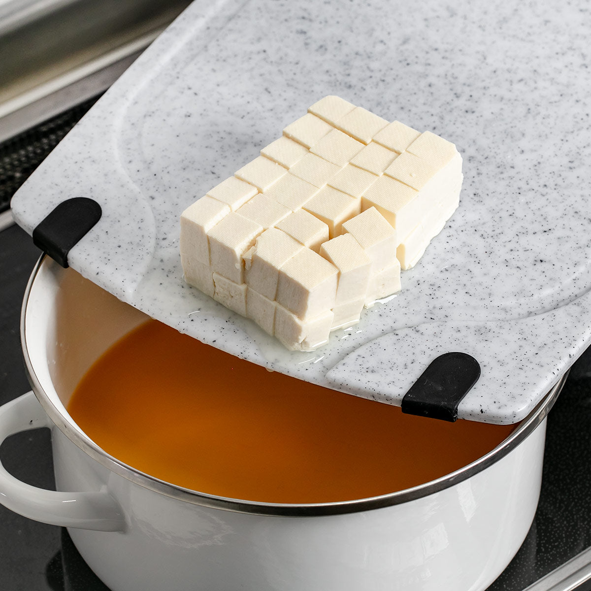 キッチン用 まな板 ジュース溝付き 食器洗い機対応 ハンドル 滑り止め付 まな板 LL 食洗機対応 抗菌 水切り すべり止め ラバー＆スロープまな板