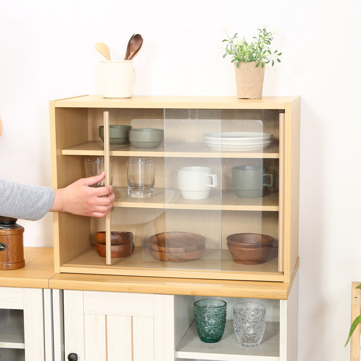 ミニ食器棚 幅60cm 3段 カップボード ガラス引き戸 – ハウジー