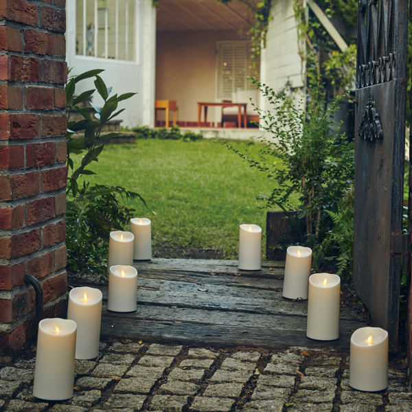 キャンドル直径9.6×18.2cmルミナラアウトドアピラーLED