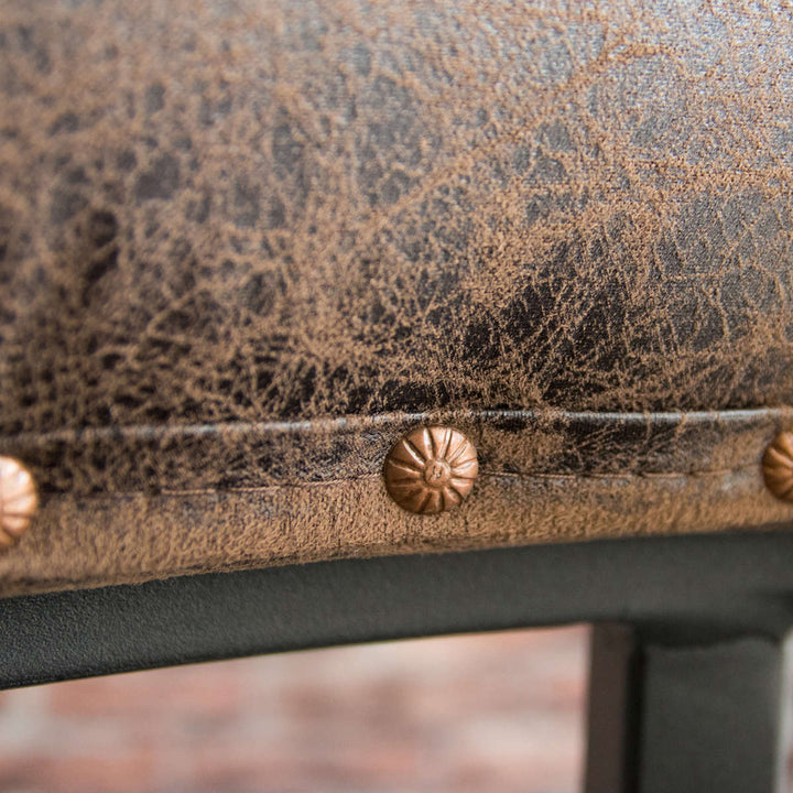 チェア座面高50cmレザー調ヴィンテージ加工スタッズ肘掛け