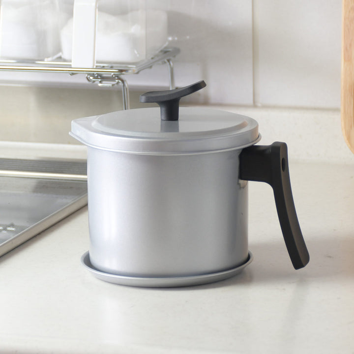 オイルポット0.8Lチーノ受け皿付きシリコン加工