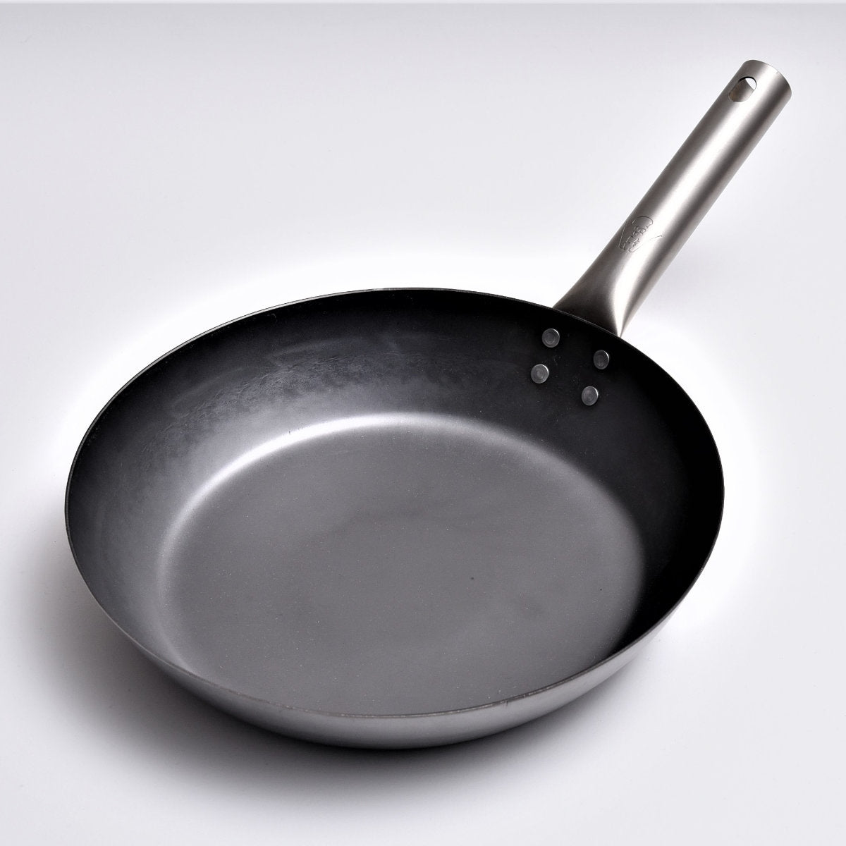 HANAKO+a フライパン20㎝ チタン柄 楽天市場】【レビュー特典付き】 鉄フライパン 20cm チタン柄