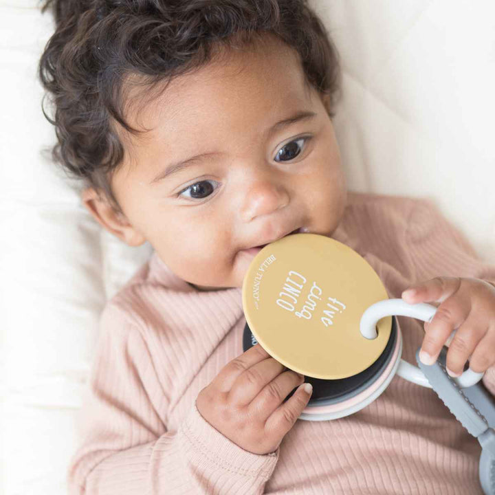 ベビートイ０ヶ月～シリコン製TeethingFlashcards