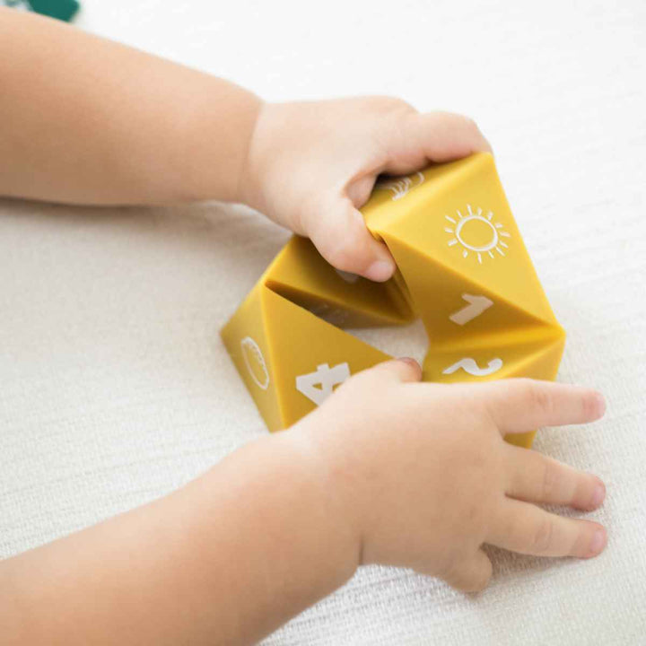 ベビートイ０ヶ月～BELLATUNNOシリコン製BeginnerSpinner