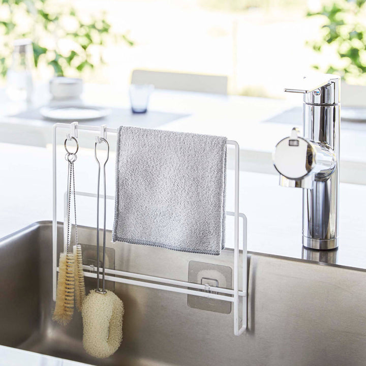 山崎実業towerフィルムフック布巾＆まな板ホルダータワー