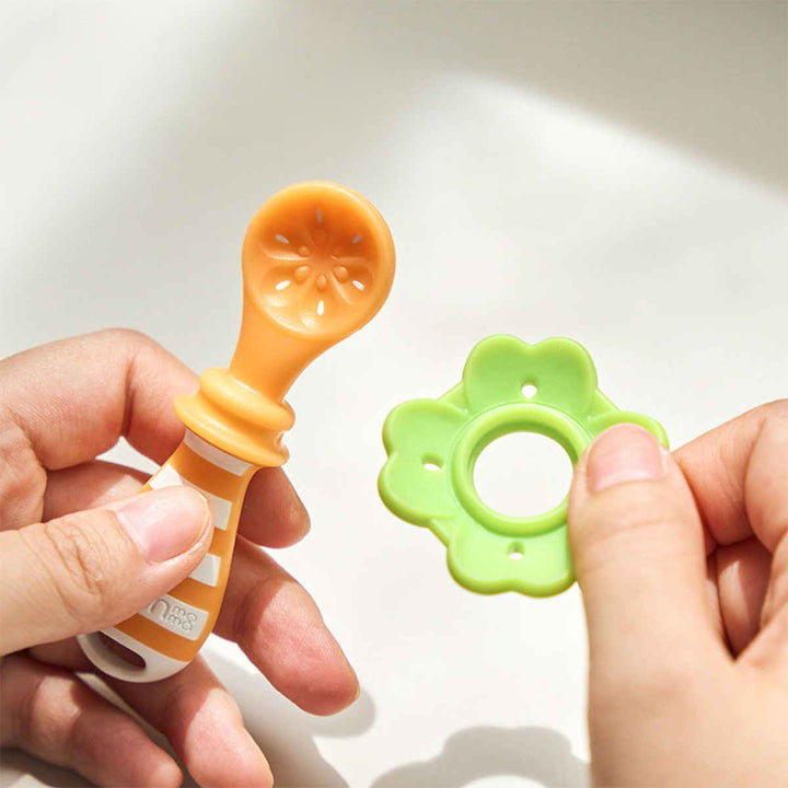 スプーンはじめて使うスプーンオレンジ＆キウイエジソンベビー離乳食