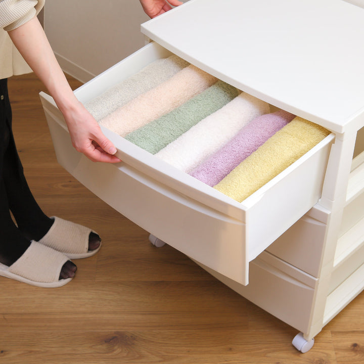 チェスト5段幅54×奥行42×高さ108cm脚付き