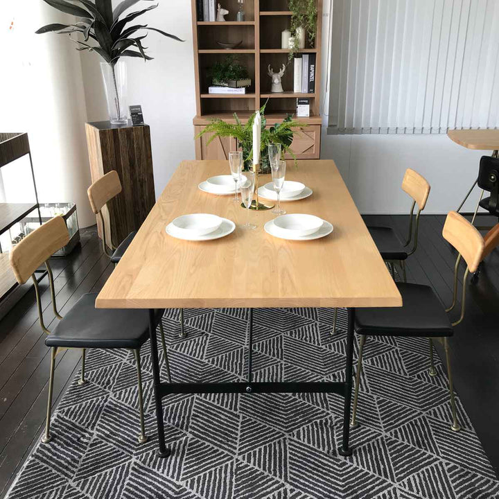 ダイニングチェア2脚セット床傷防止シール付き疲れにくい背もたれ天然木座面高42.5cm