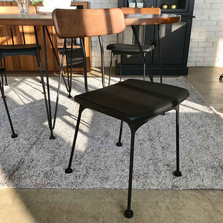 ダイニングチェア疲れにくい背もたれ天然木シンプル