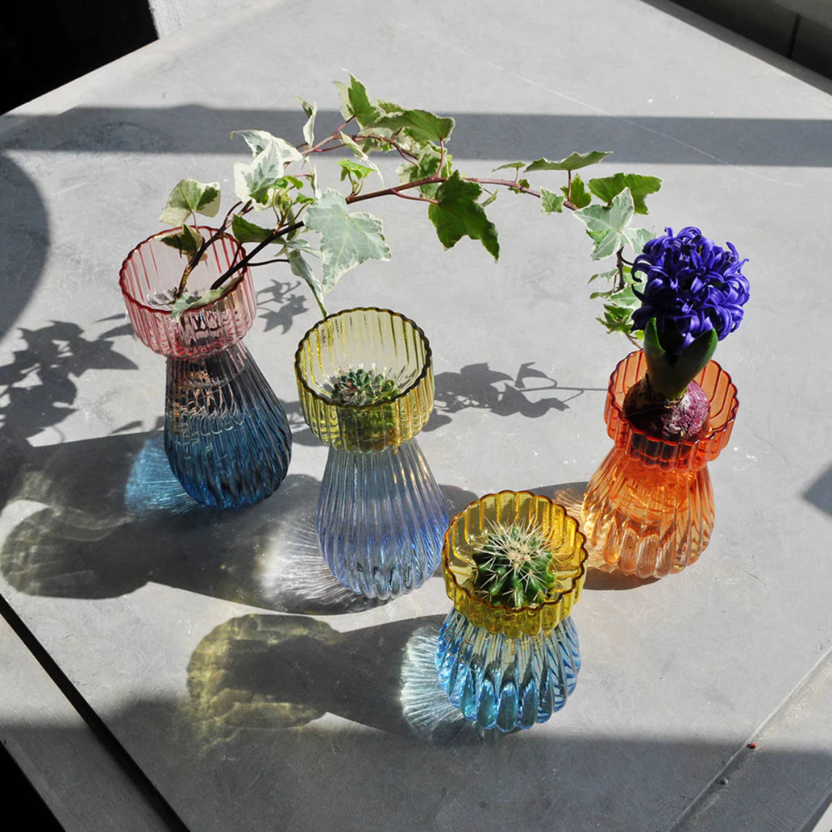 花瓶 トーンフラワーベース ミドル ガラス – ハウジー