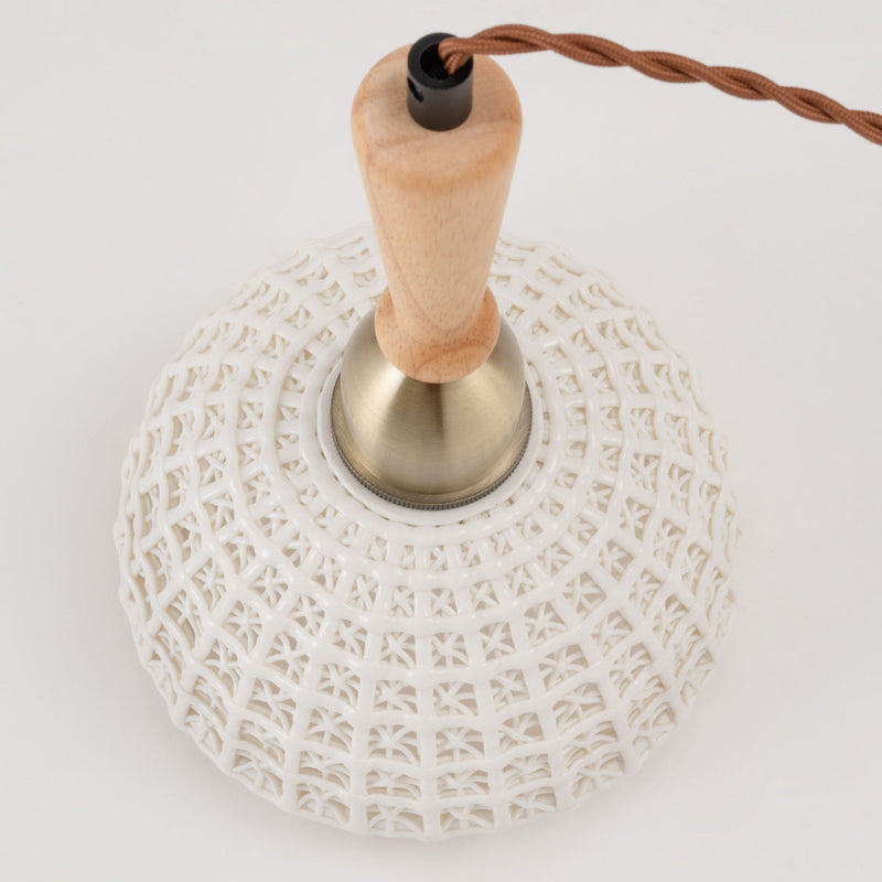 ペンダントライト陶器天然木電球付きドーム型