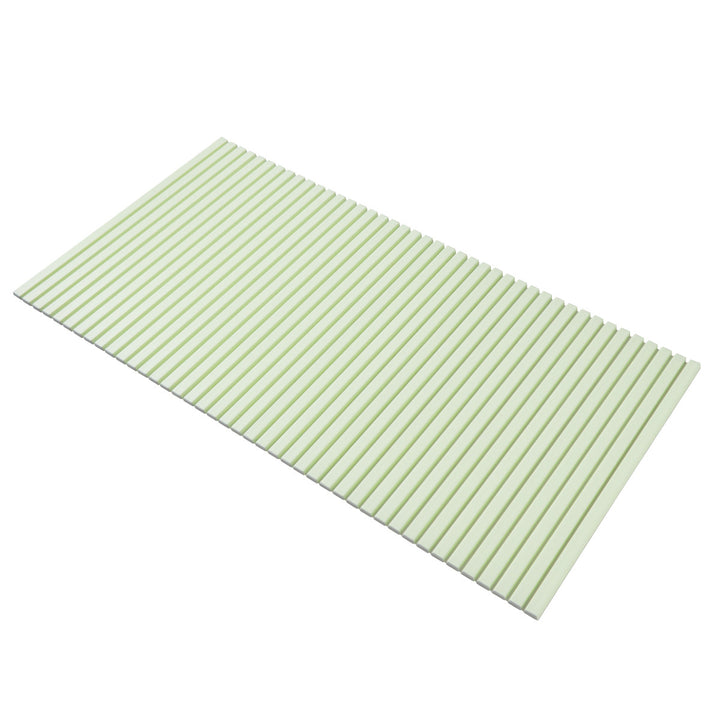 ペールグリーン