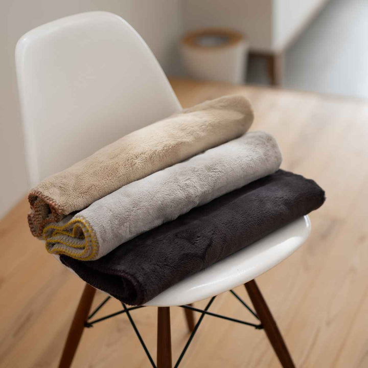 ひざ掛け毛布90×90cmfluffydays吸湿発熱