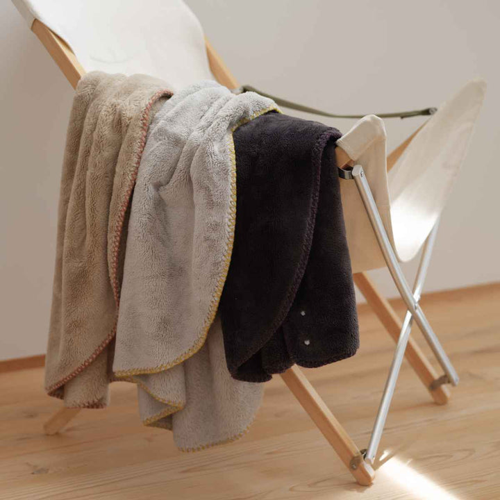 ひざ掛け毛布90×90cmfluffydays吸湿発熱