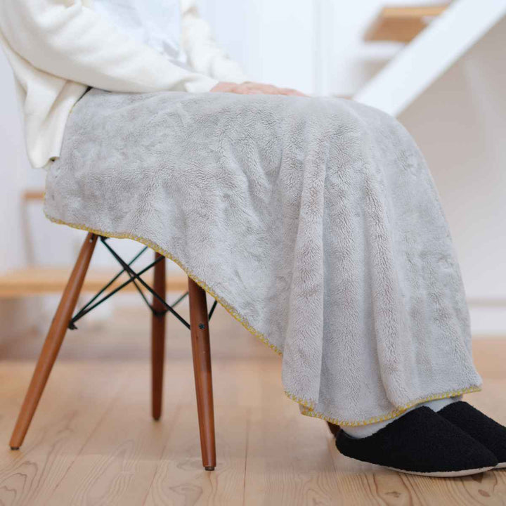 ひざ掛け毛布90×90cmfluffydays吸湿発熱