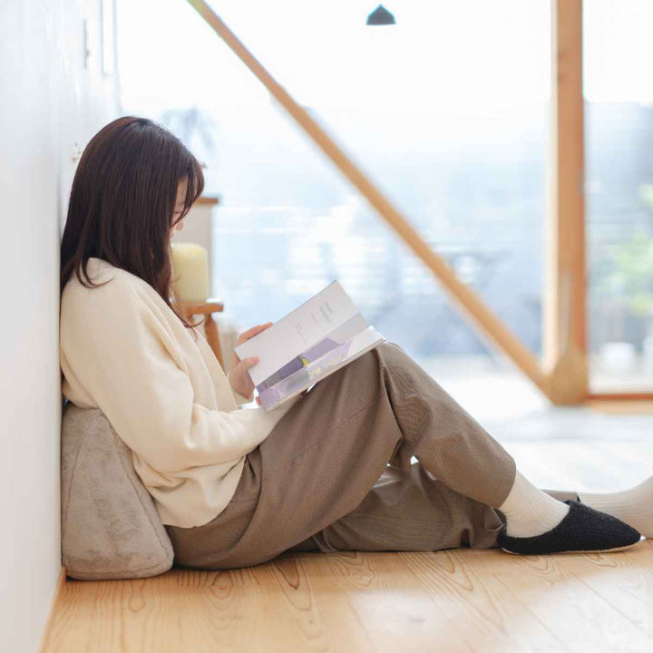 三角クッションcomfyu43×30cm