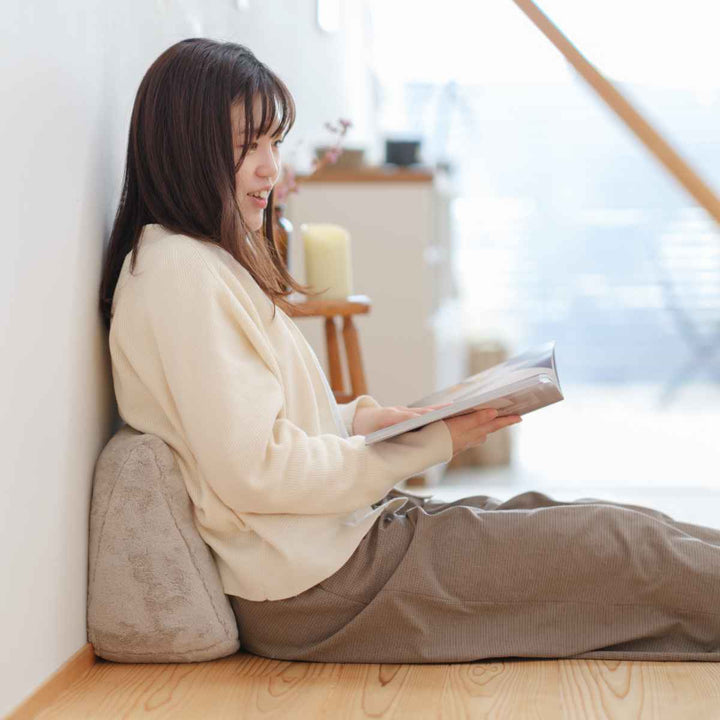 三角クッションcomfyu43×30cm