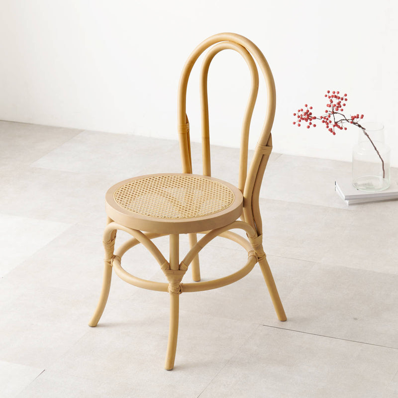 ラタン風編み込みの椅子 編み込みの背もたれと座面を備えた模造籐製