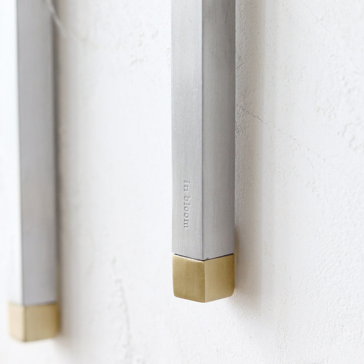 花瓶インブルームアルミウォールシリンダーSフラワーベース