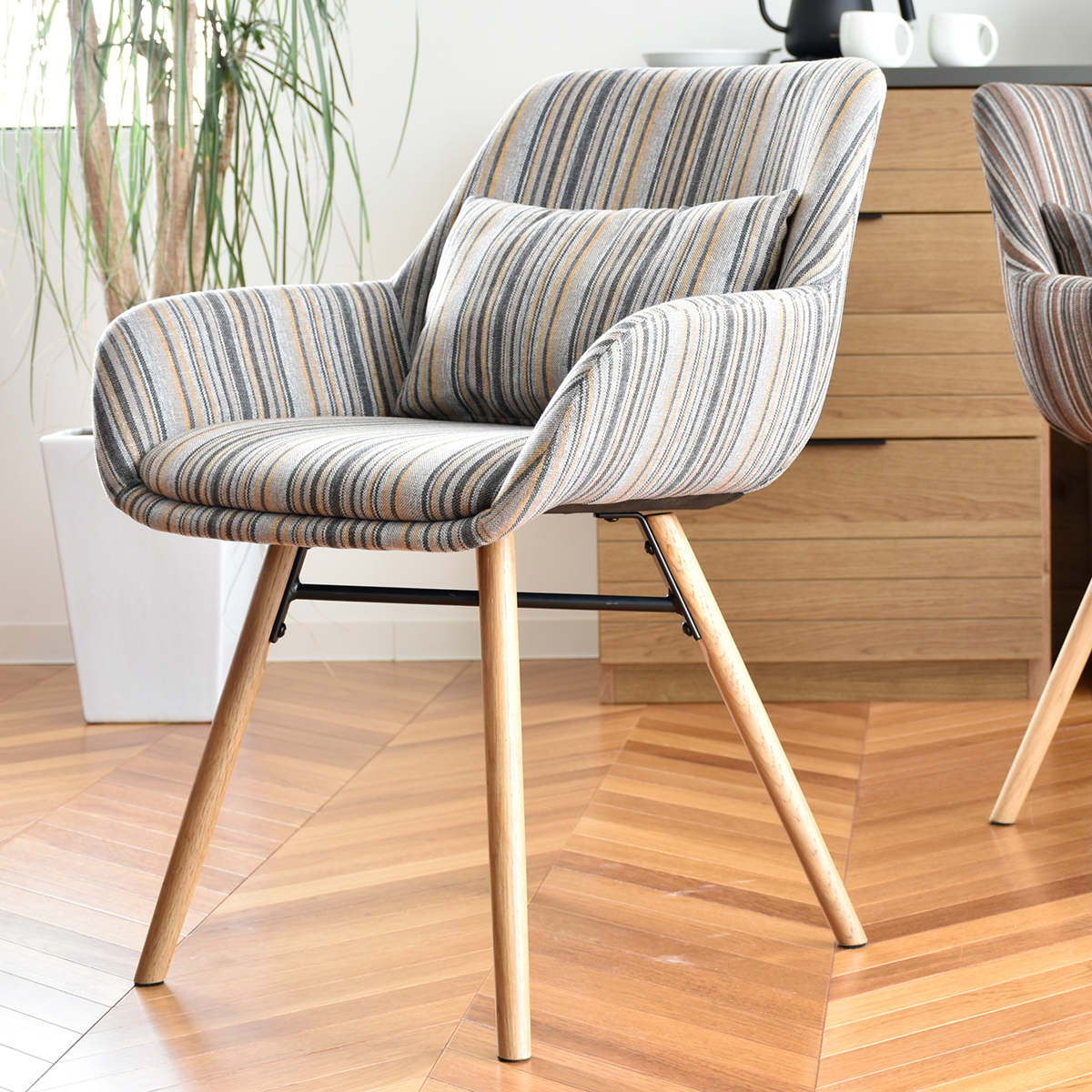 ダイニングチェア 座面高48cm クッション付 – ハウジー