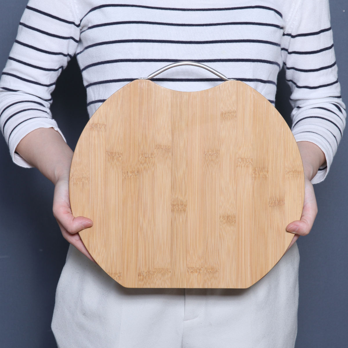 まな板 32cm D型 竹製 持ち手付き バンブーカッティングボード – ハウジー