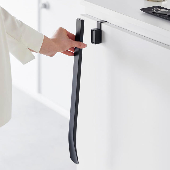 山崎実業towerマグネットで付ける引っ掛け靴ベラタワー