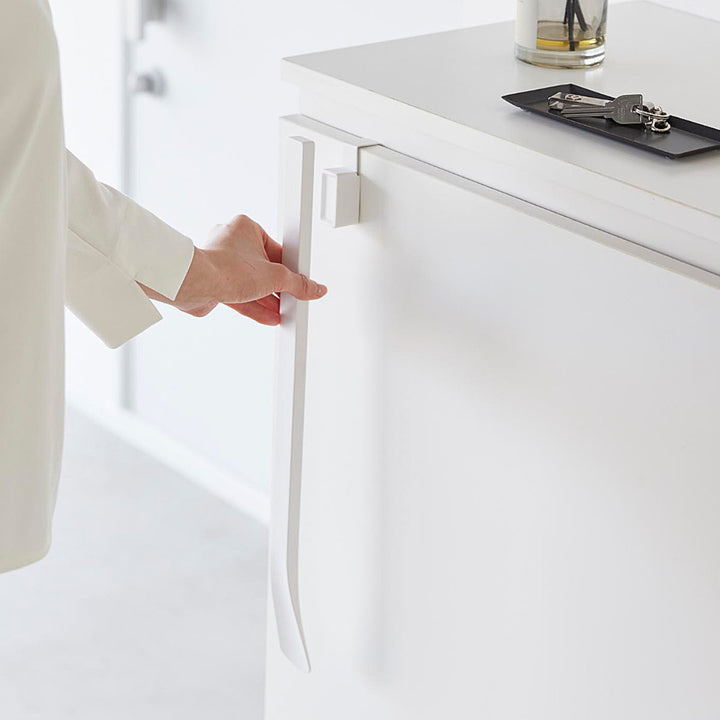 山崎実業towerマグネットで付ける引っ掛け靴ベラタワー