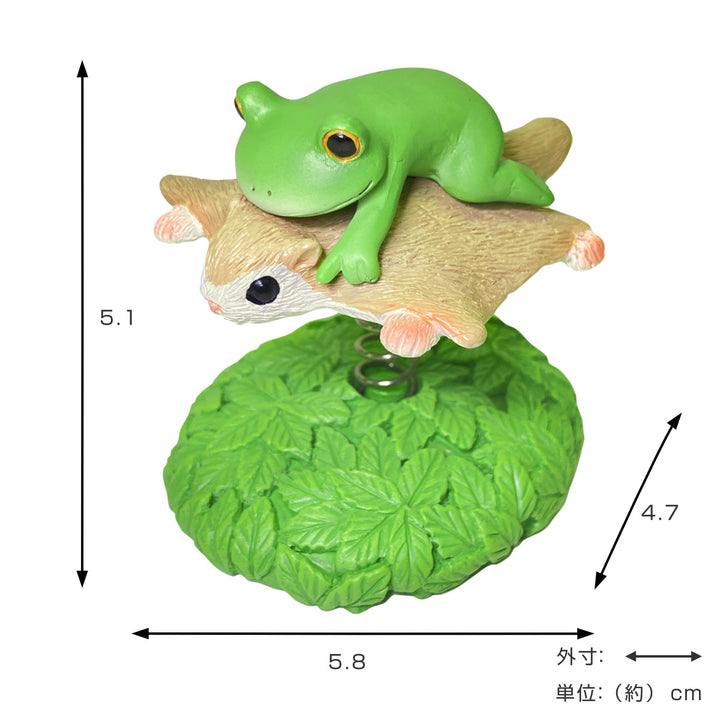 コポーモモンガと空中散歩カエル置物