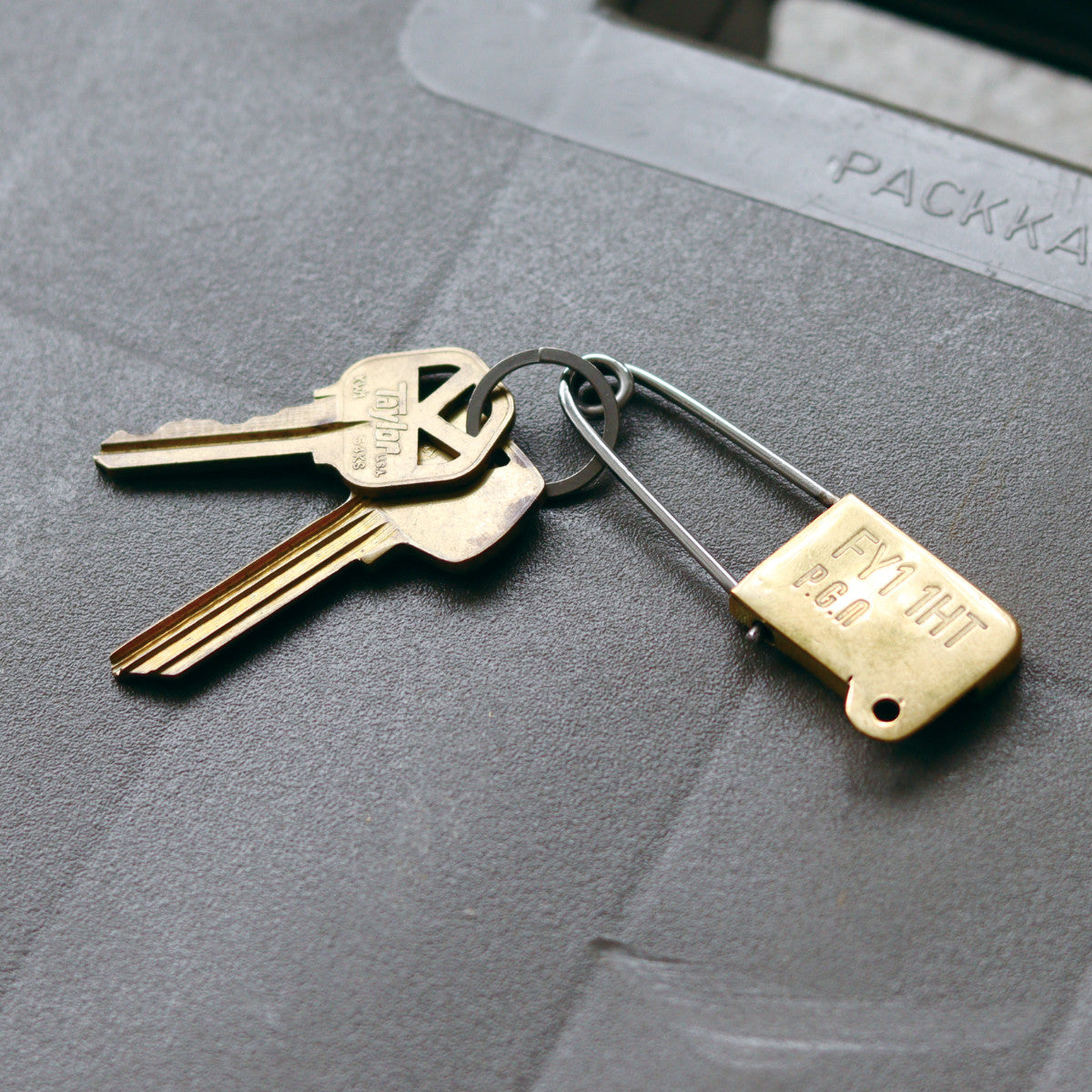 ヴィンテージ風金属キーホルダーコレクション キーホルダー POST GENERAL ブラス キーホルダーピン ヴィンテージ風