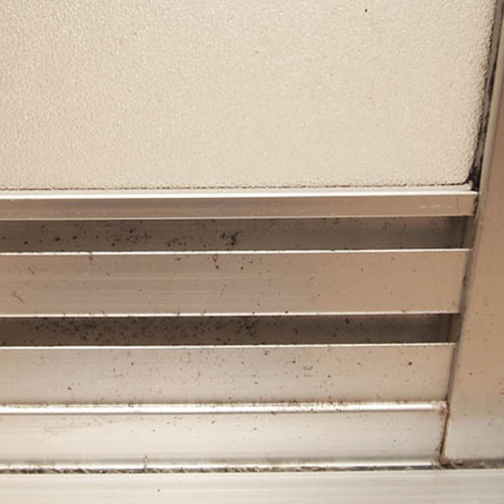 カビ取りピンクのふんばるカビとり110番約100g