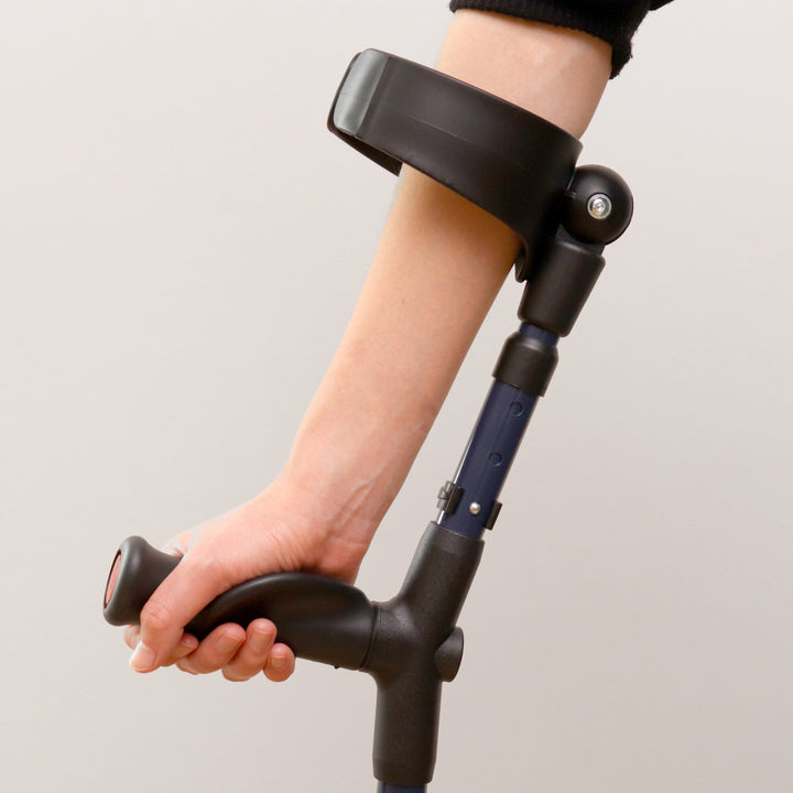 杖前腕部支持型杖オールニーズクラッチO型右手用