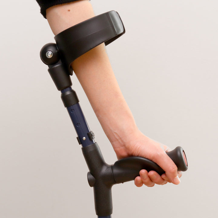 杖前腕部支持型杖オールニーズクラッチO型左手用