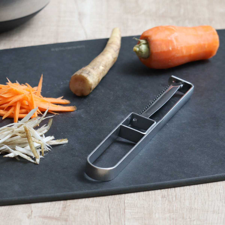 細切りピーラーI字安全ケース付きオールステンレス日本製縦型ピーラーサンクラフト