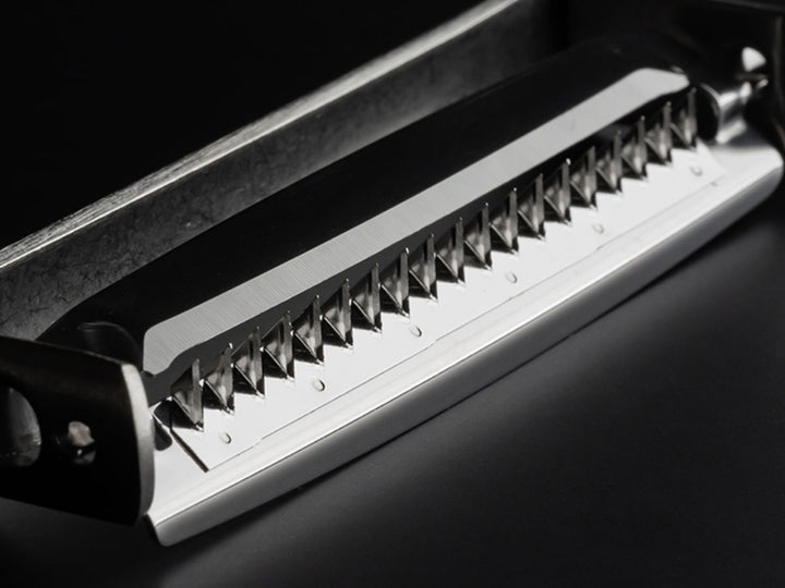 細切りピーラーI字安全ケース付きオールステンレス日本製縦型ピーラーサンクラフト