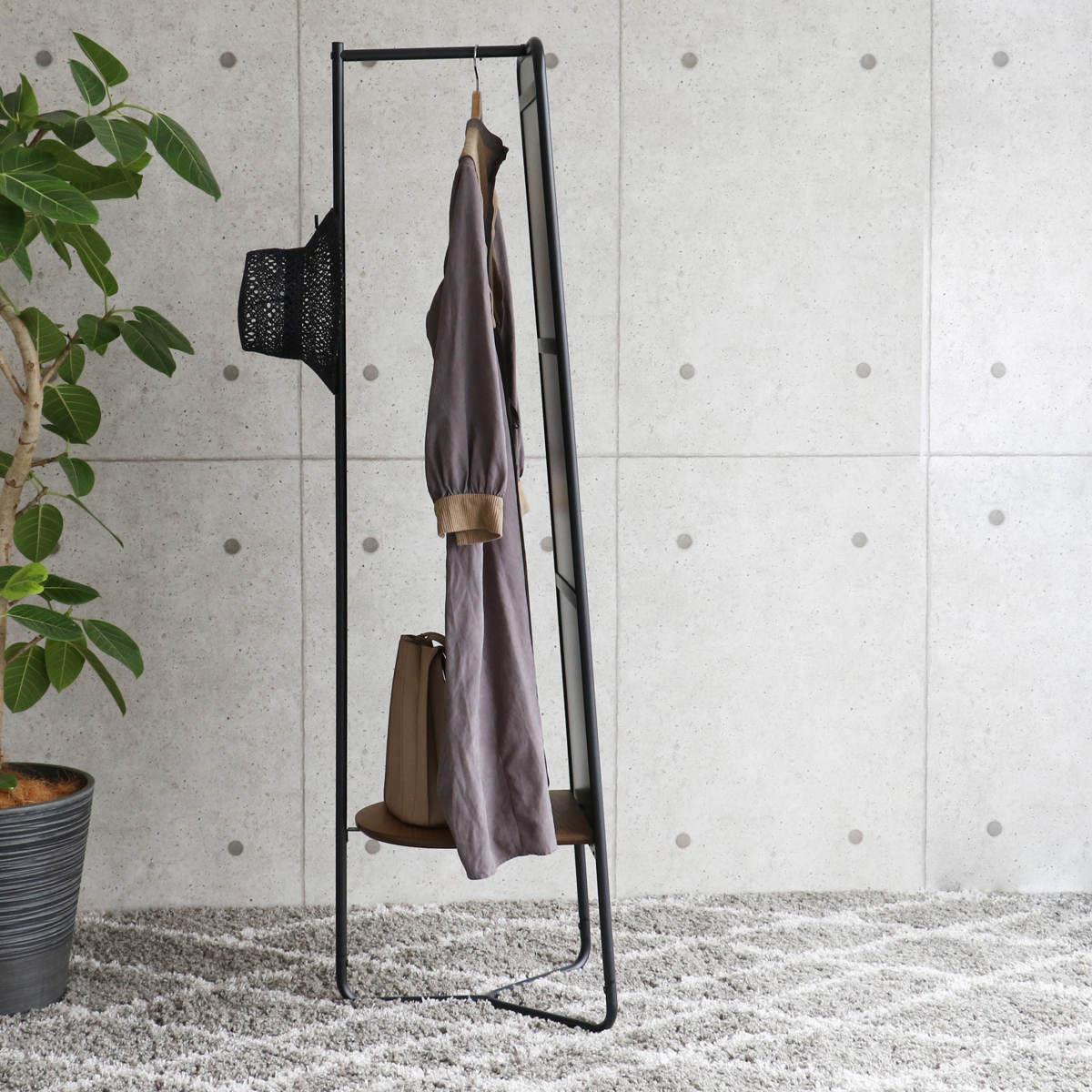 飛騨産業　ハンガー付スタンドミラー　超美品！ Amazon｜JOOHY ハンガーラック ミラー付き 姿見 全身鏡 回転ミラー