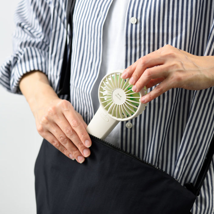 BRUNOハンディファンコンパクトダブルフルールファンストラップ付き