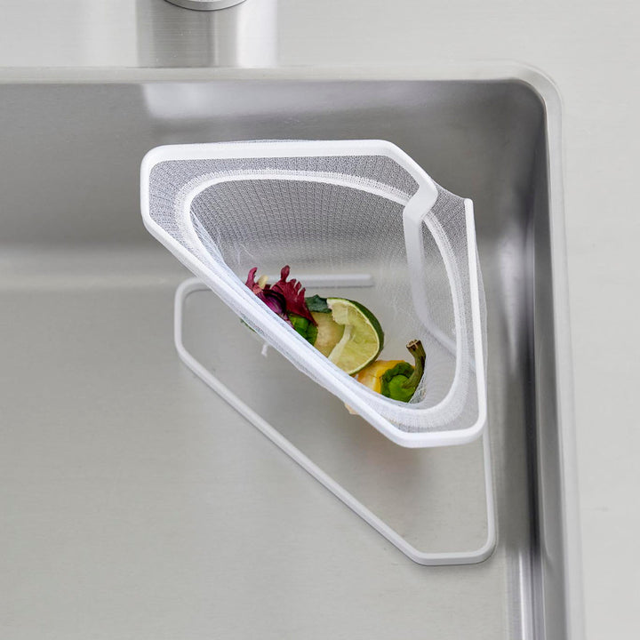 山崎実業tower水切りネットが付けられる三角コーナータワー