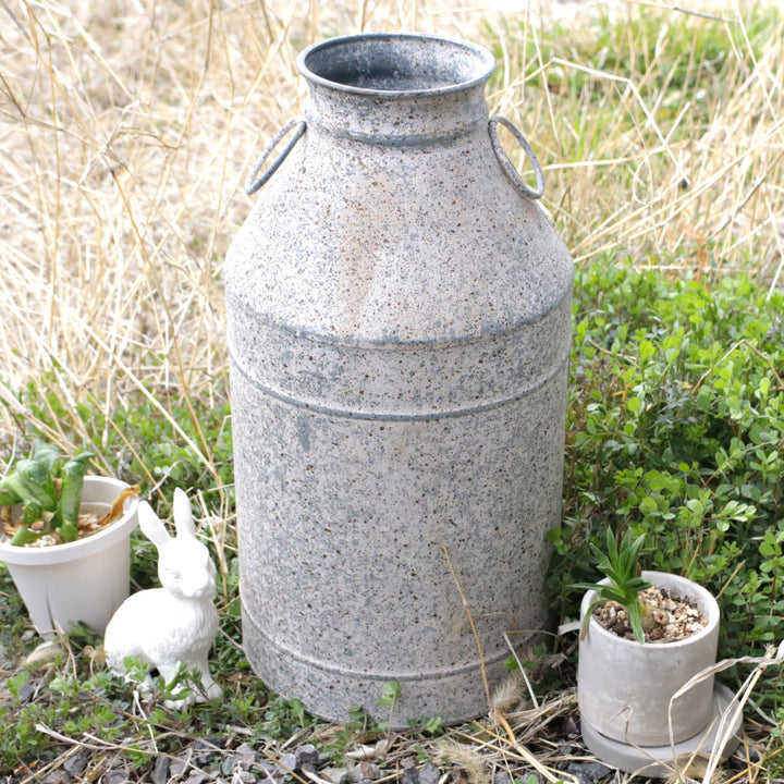 ガーデンオーナメントファーマーミルクカンL