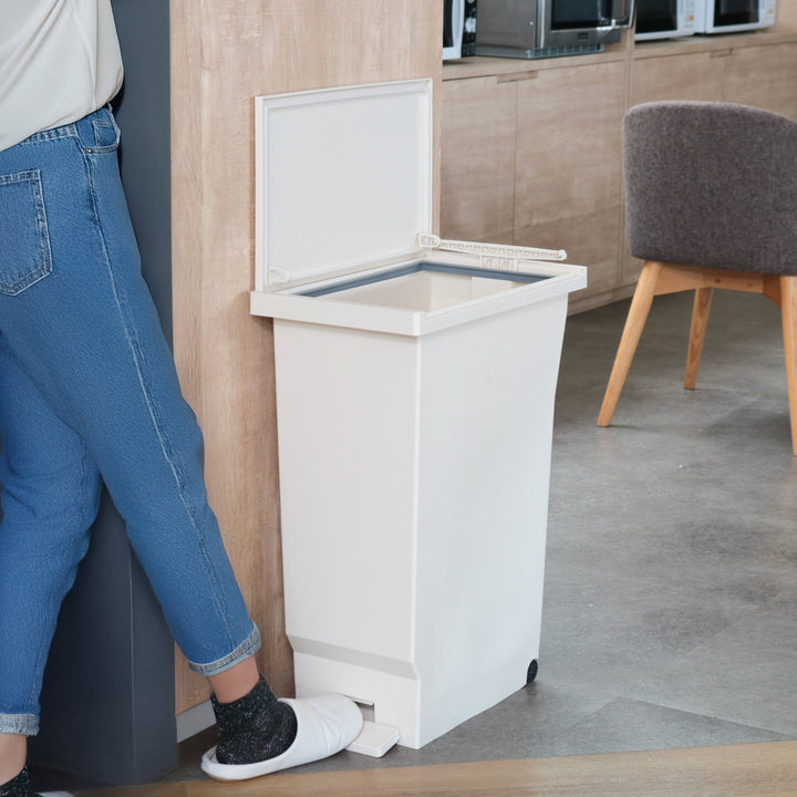 ゴミ箱45Lペダルペールフタの開く向きを選べるパッキン付き