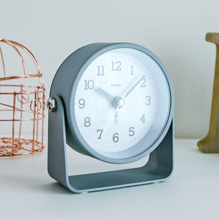 置き時計モナカMAG連続秒針目覚まし時計