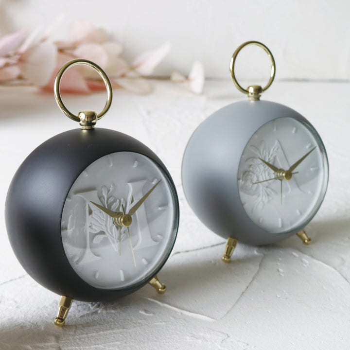 目覚まし時計イニシャル連続秒針InitialAlarmClock